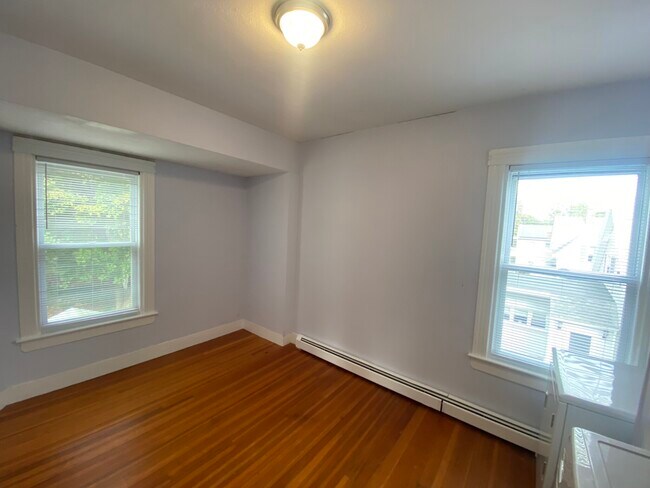 Building Photo - 86 Alvarado Ave