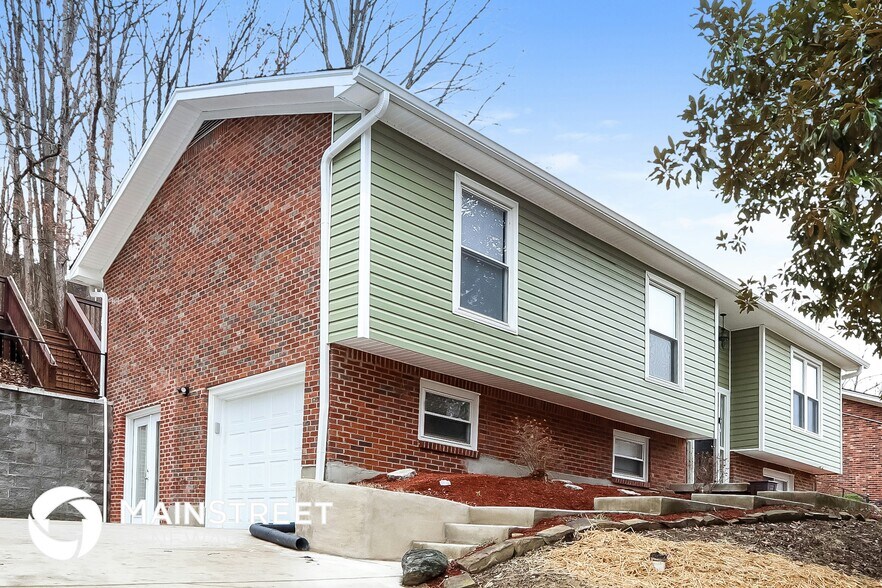 Building Photo - 9104 Royal Oak Dr