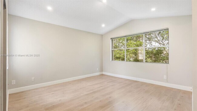 Building Photo - 909 Garnet Cir