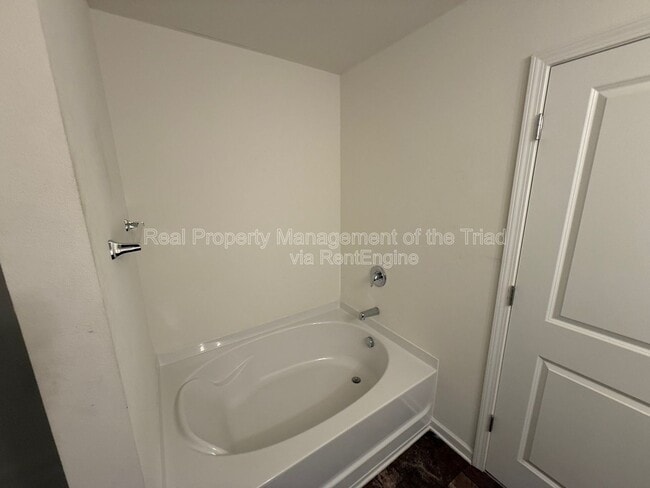 Building Photo - 1907 Northrop Dr