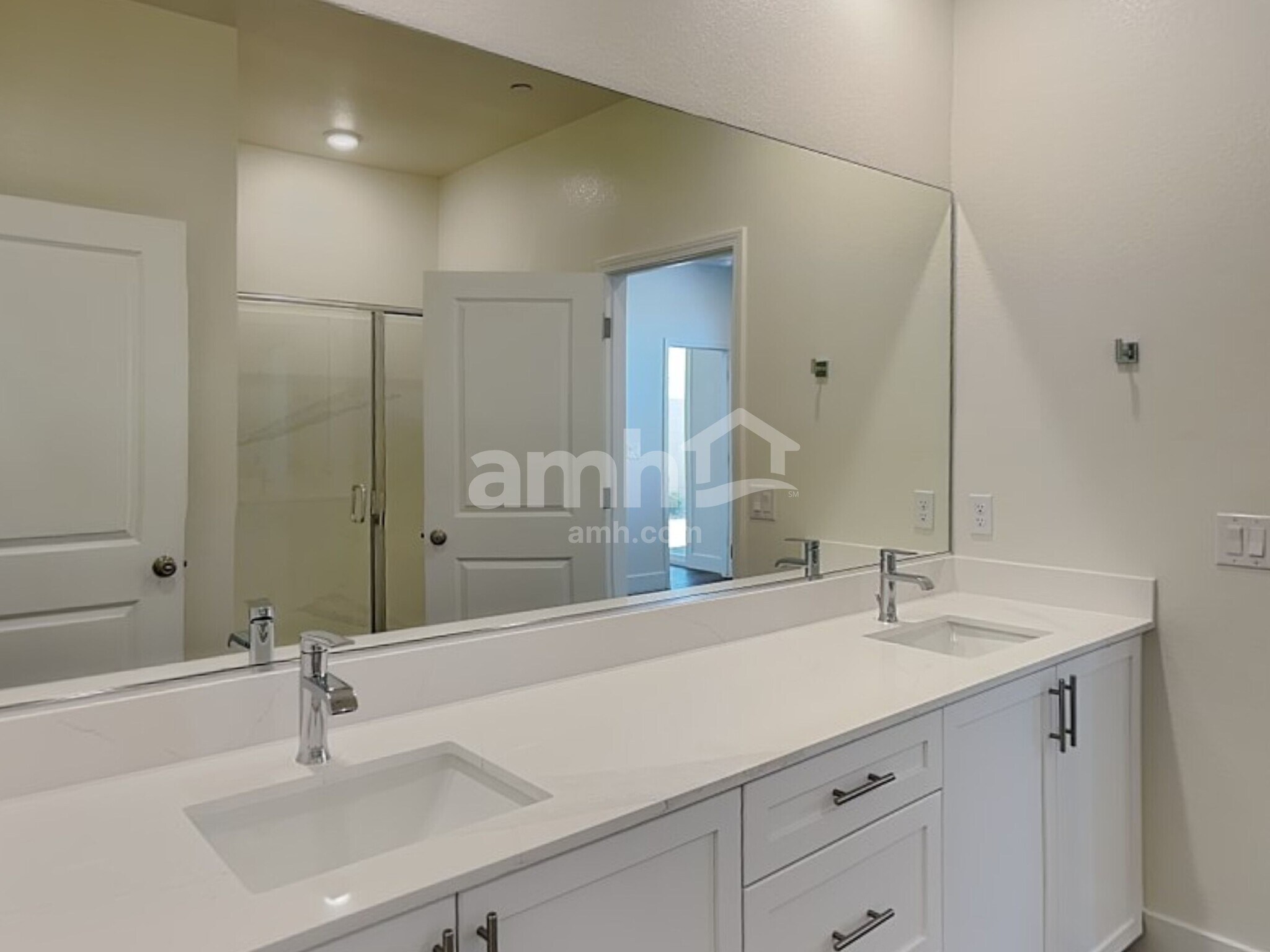 Building Photo - 522 Silverbell Falls Pl