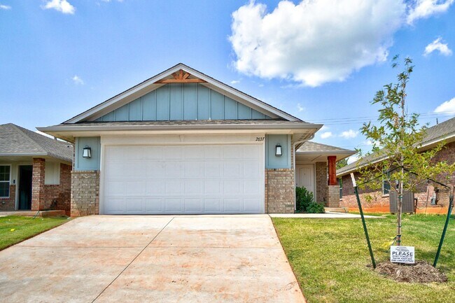 Building Photo - Edmond Home