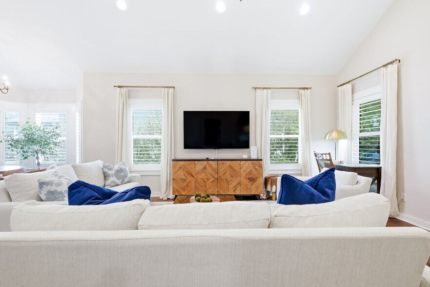 Building Photo - 75 Cullman Ave