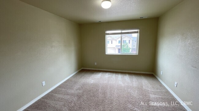 Building Photo - 4082 Creek Legend View