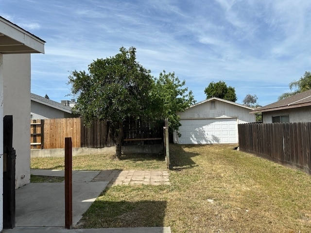 Building Photo - Ceres 3 bed 2 bath 2 story home