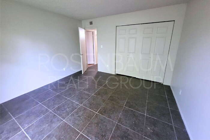 Building Photo - 1726 E 6th Ave