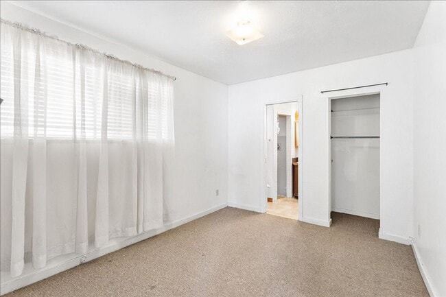 Building Photo - 3249 Encinal Ave