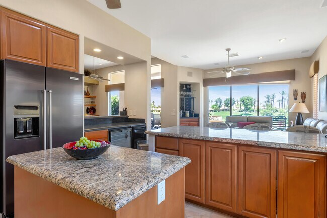 Building Photo - 280 Tomahawk Dr