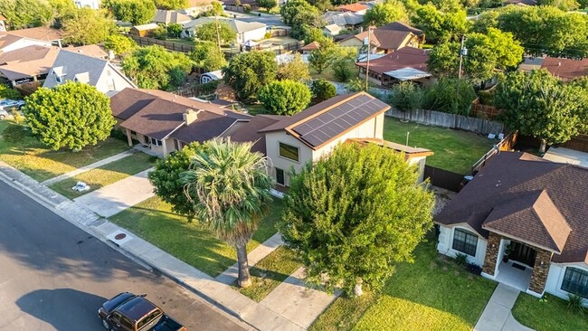 Building Photo - 2296 Maria Del Refugio Dr