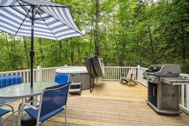 Building Photo - 51 Lake Pines Cir