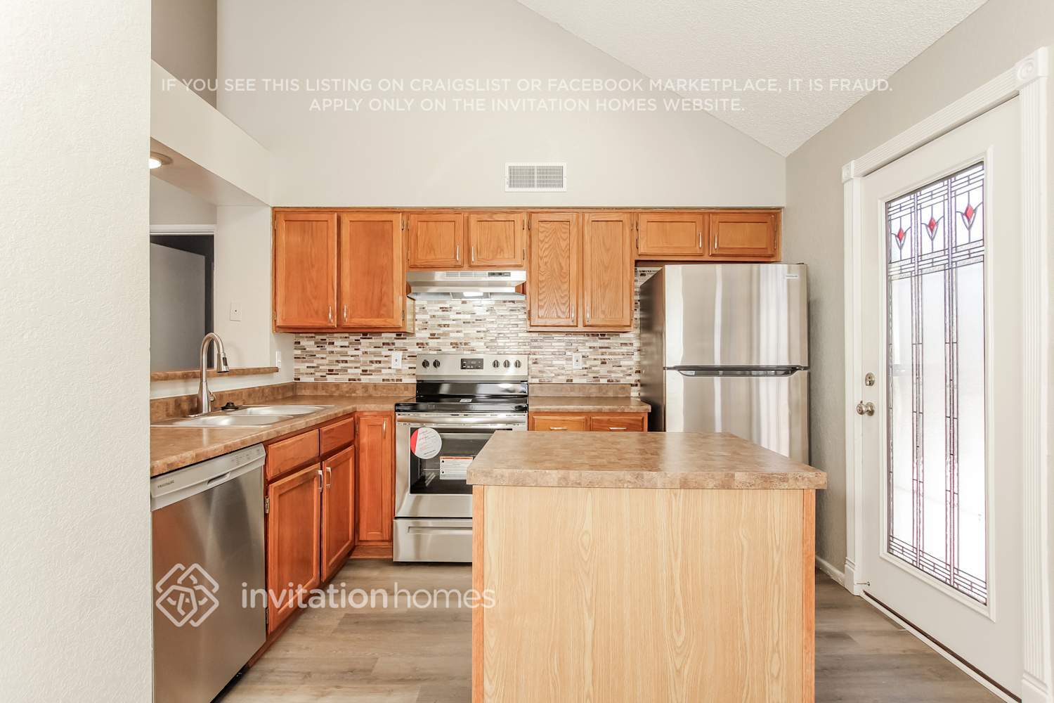 Building Photo - 2106 W Monona Dr