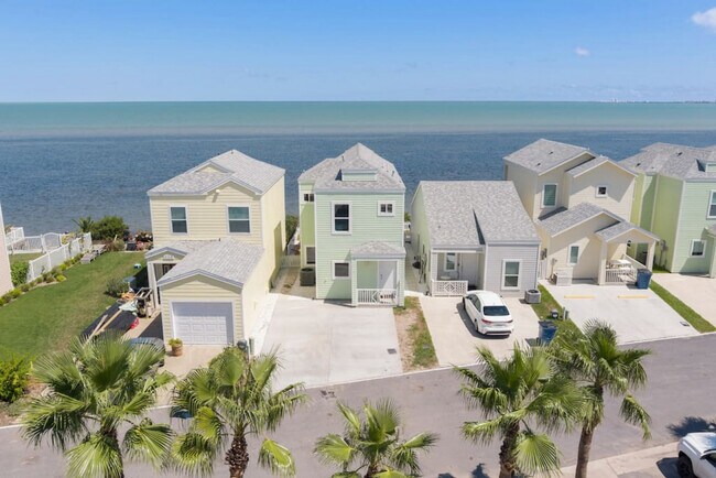 Building Photo - 110 Las Joyas Blvd