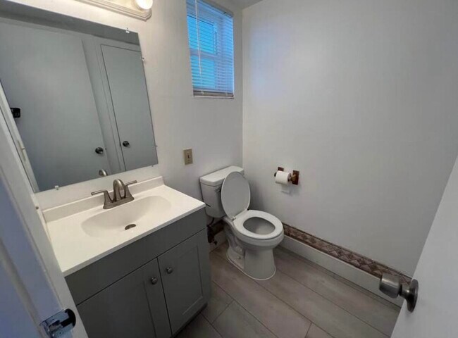 Building Photo - 4500 N Flagler Dr