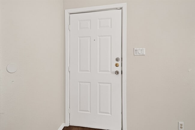 Building Photo - 11918 Greensbrook Forest Dr