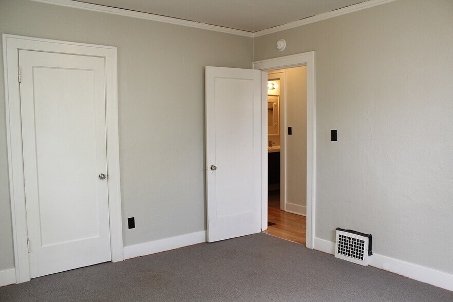 Building Photo - 3620-3628 NE 45th Ave