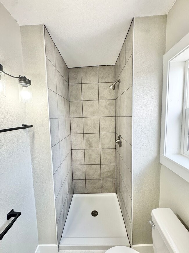 Building Photo - 322 E St Vrain St