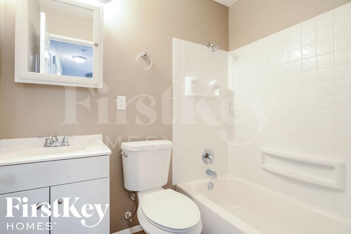 Building Photo - 2881 Wintergreen Dr