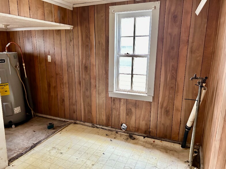 Building Photo - 107 N 4th St