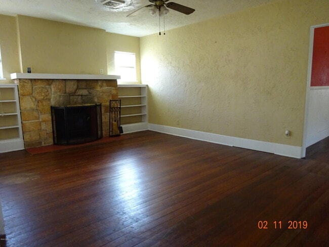 Building Photo - 112 Fox Pl