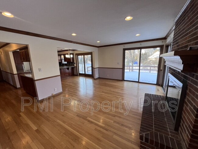 Building Photo - 3204 Chateau Ct