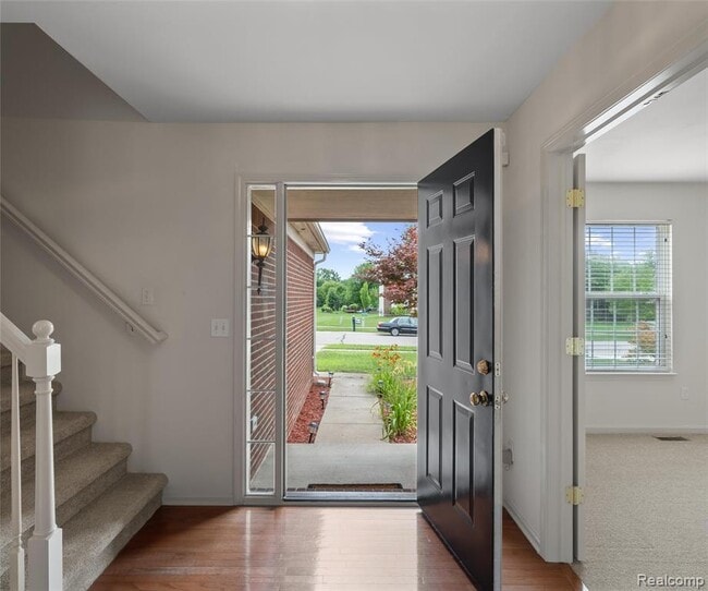 Building Photo - 5864 Willow Ridge Dr