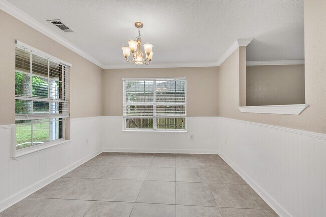 Building Photo - 117 Fairway Dr