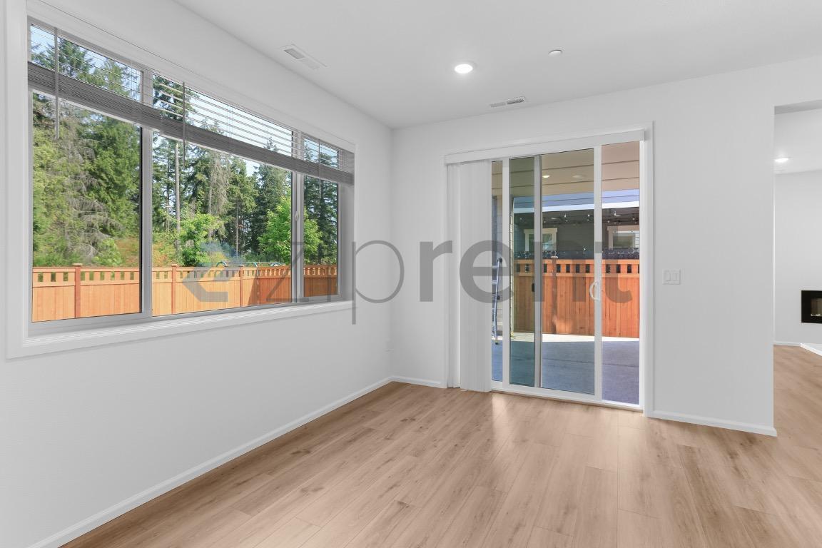 Building Photo - Unit