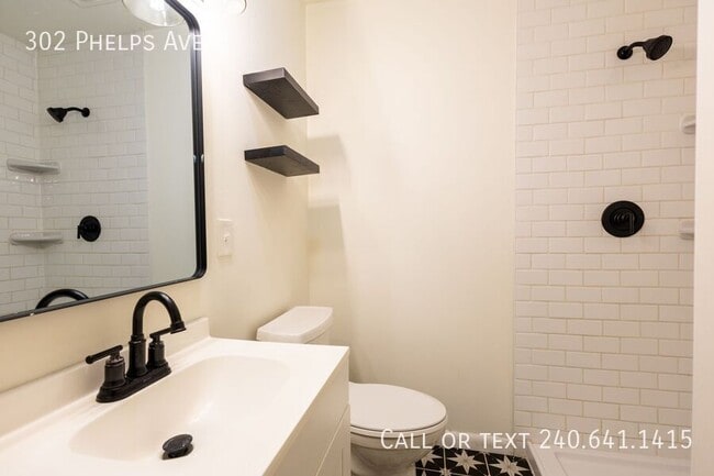 Building Photo - 302 Phelps Ave