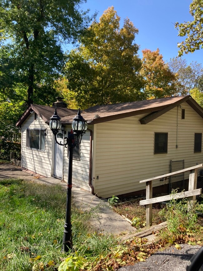 Building Photo - 32 Cedar Trail