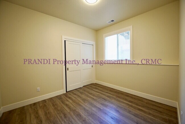 Building Photo - Completely Renovated Large Novato Home in ...
