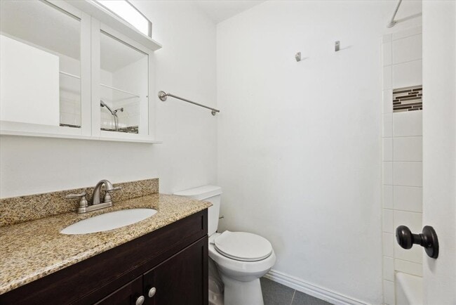 Building Photo - 300 Tilbury Ln