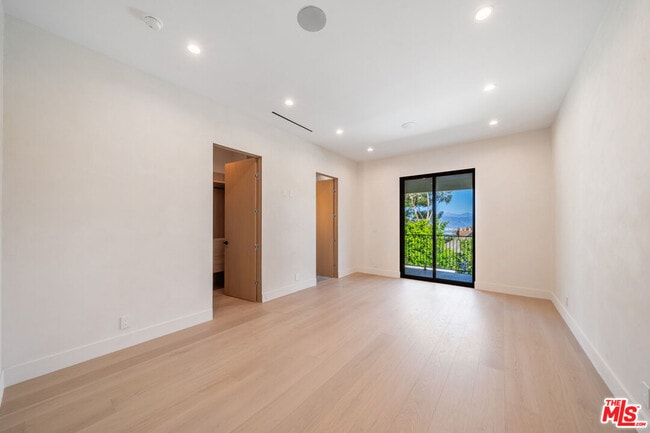 Building Photo - 12001 Crest Ct