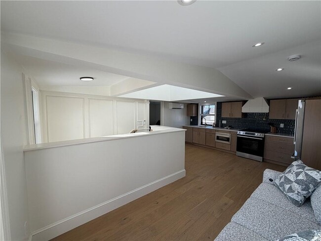 Building Photo - 7 Dearborn St