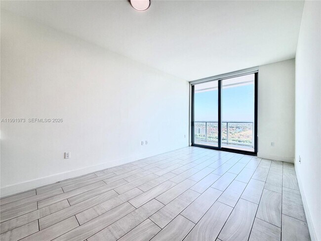 Building Photo - 2000 Metropica Wy