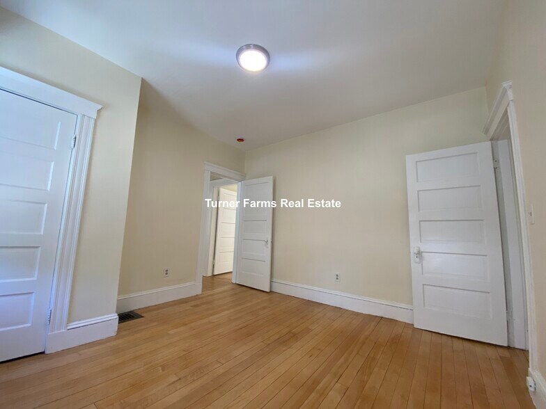 Building Photo - 65 Wareham St