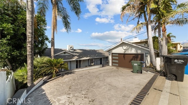 Building Photo - 12032 S Circle Dr
