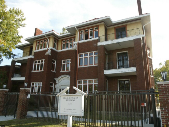 Primary Photo - 519 E Capitol Ave