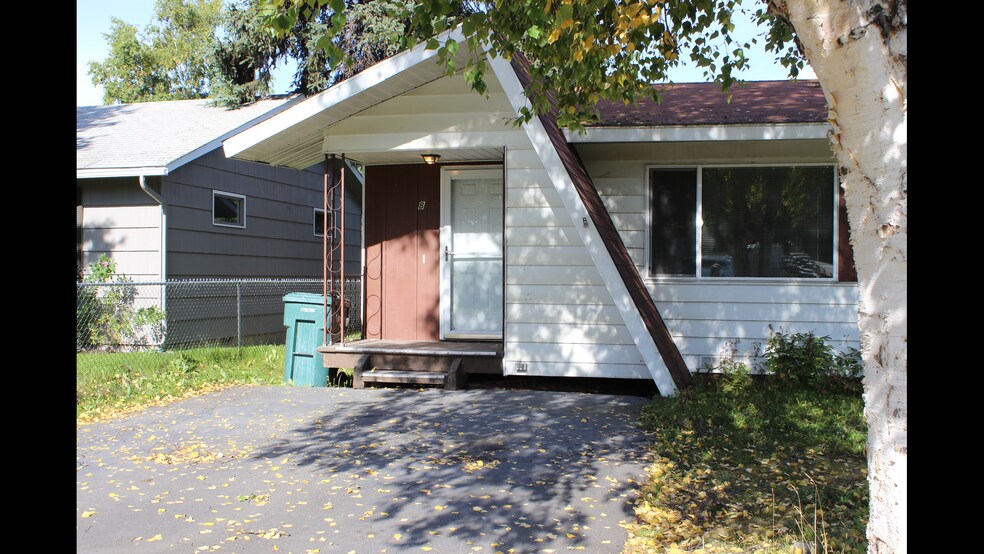 Building Photo - 3221 E 43rd Ave