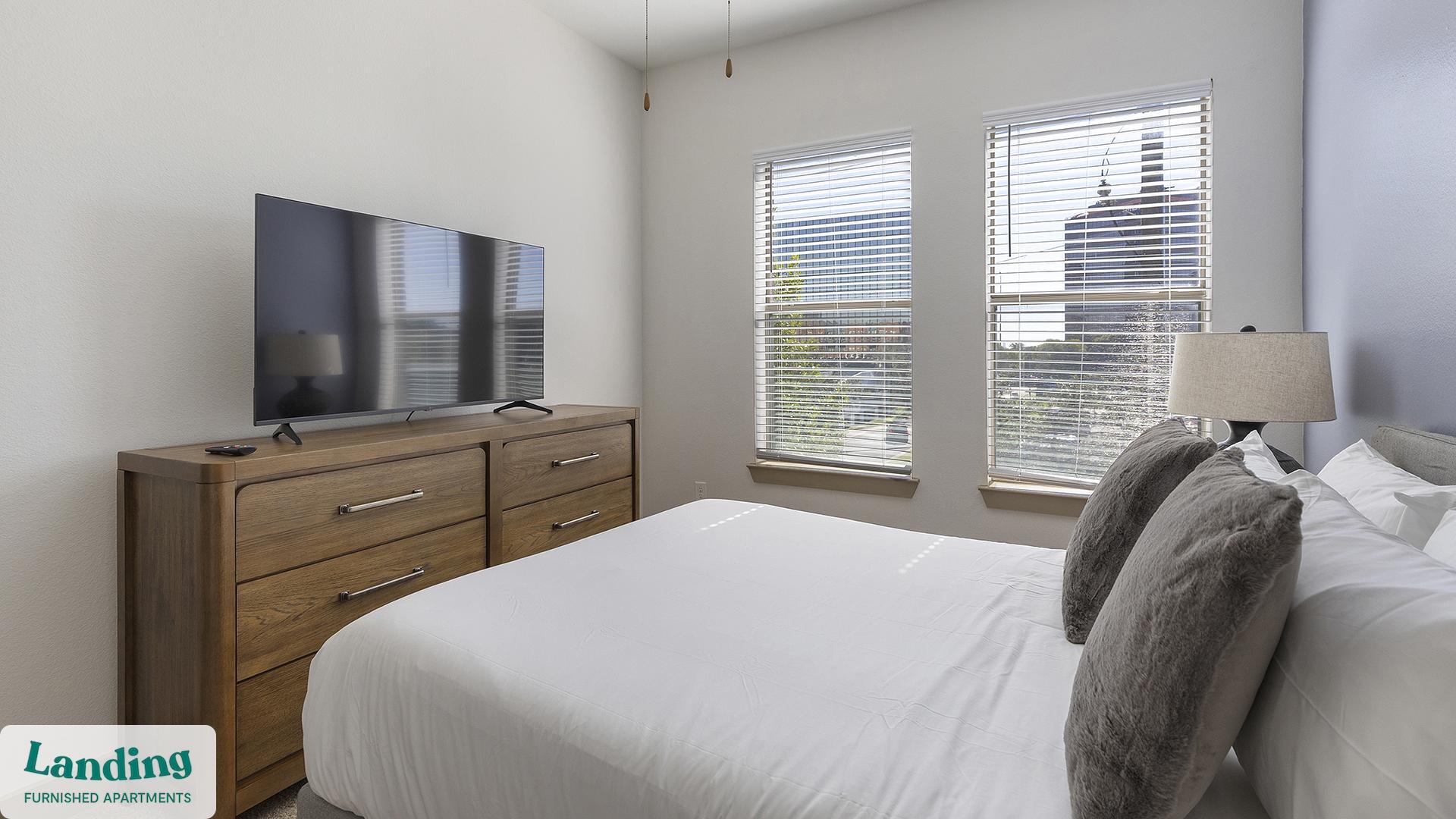 Building Photo - 5005 Galleria Dr