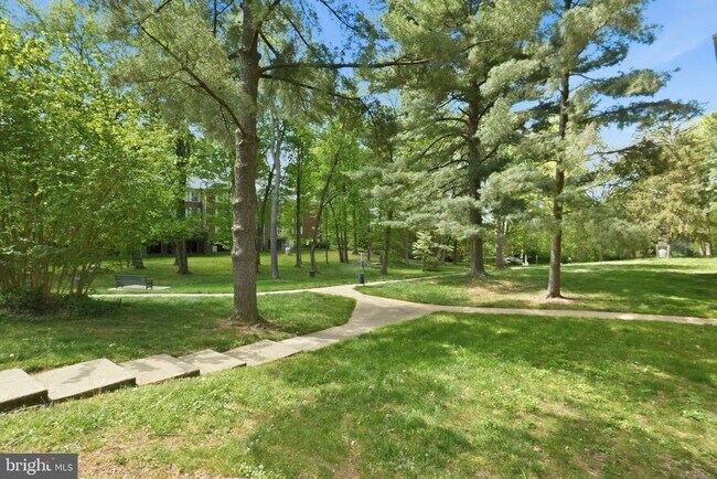 Building Photo - 7651 Tremayne Pl