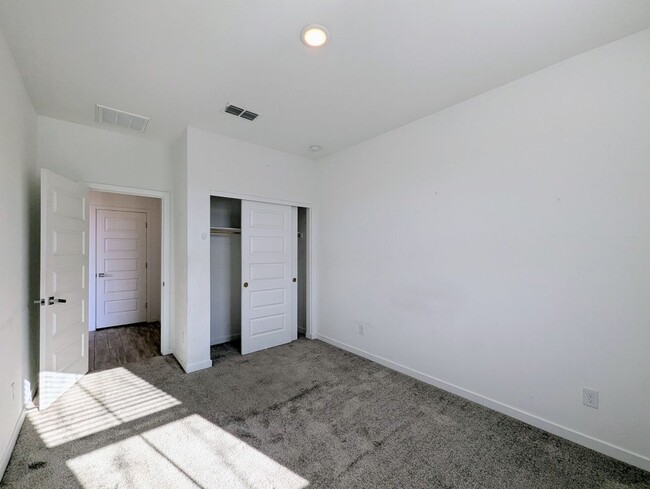 Building Photo - 4827 S 117th Ave