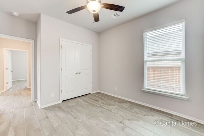 Building Photo - Move In Special! Relax In The Comfort of a...
