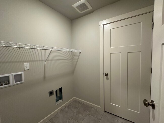 Building Photo - 6157 Savannah St SE