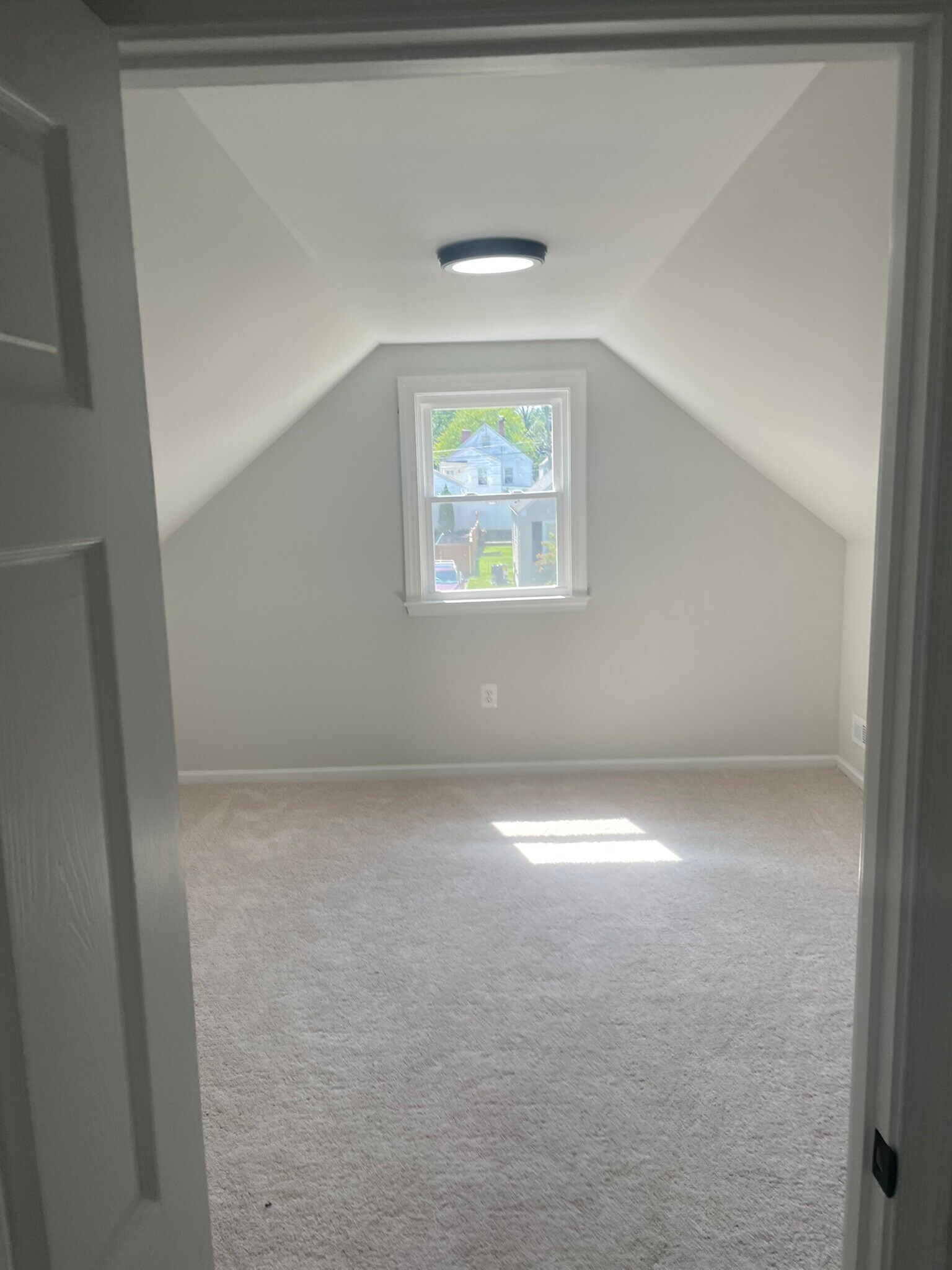 Upstairs Master Bedroom - 2502 Linwood Rd