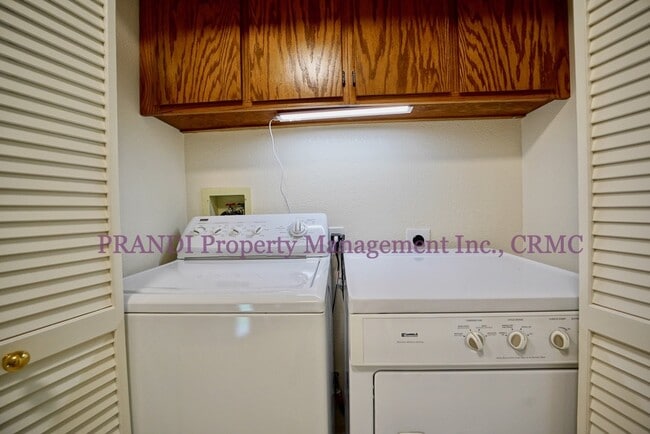 Building Photo - Available Now!  3 Bedroom San Rafael Home