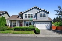 Building Photo - 4 BED & 2.5 SINGLE FAMILY HOUSE FOR RENT