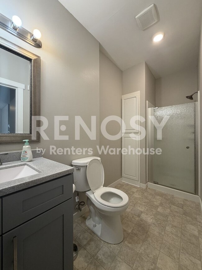 Building Photo - Available Now 3 Bedroom 2 Bath Townhouse in Woodbury