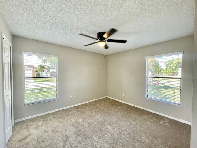 Building Photo - GREAT 3/2 HOME IN OVIEDO STILLWATER SUBDIVISION