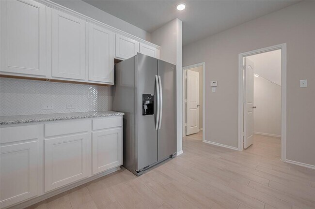 Building Photo - 2902 Scanlan Mdw
