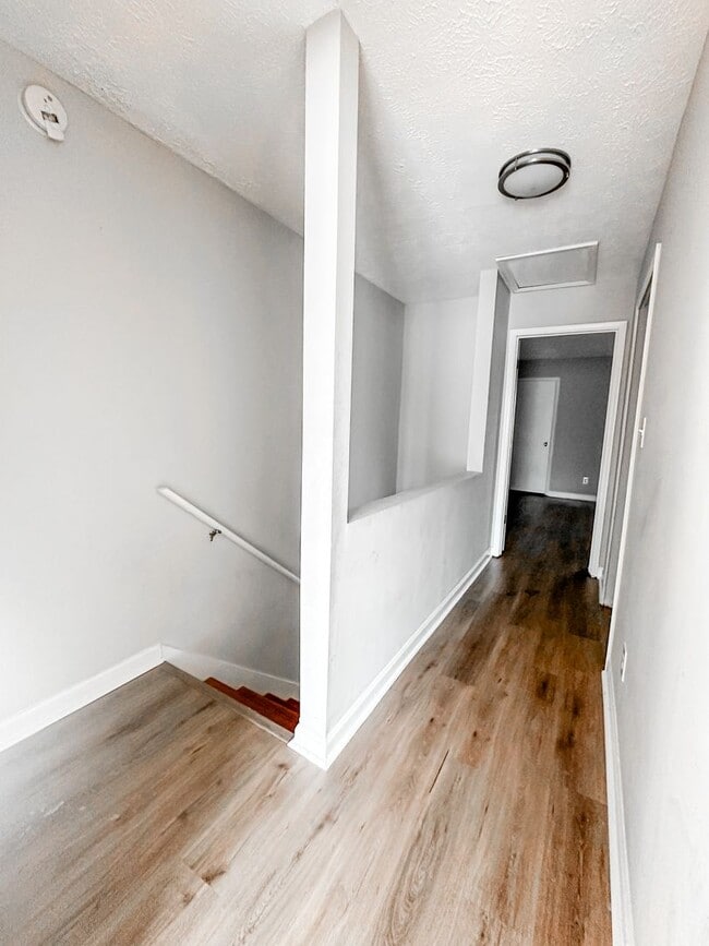 Building Photo - 2 bedroom/2.5 bathroom condo in Gainesville City Limits